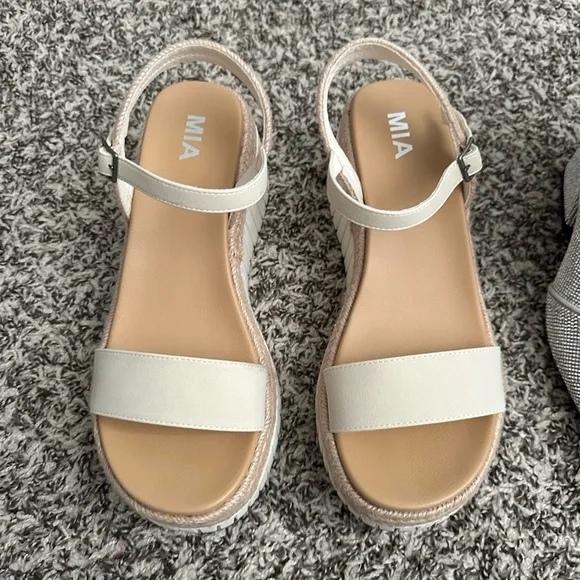 Shoe Bundle - Picture 2 of 12